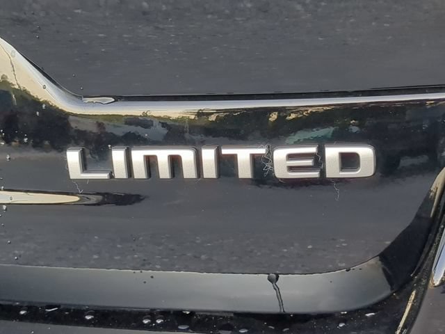 Used 2025 Jeep Grand Cherokee Limited AWD/4WD image 48