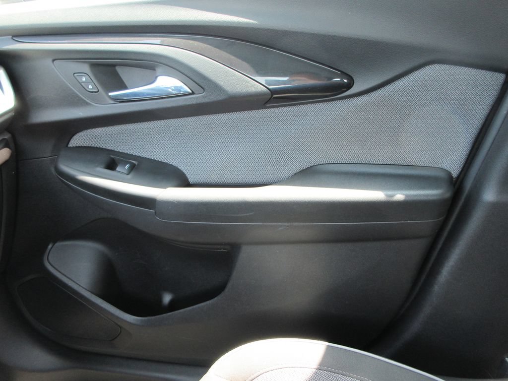 Certified 2023 Chevrolet TrailBlazer LS FWD image 31