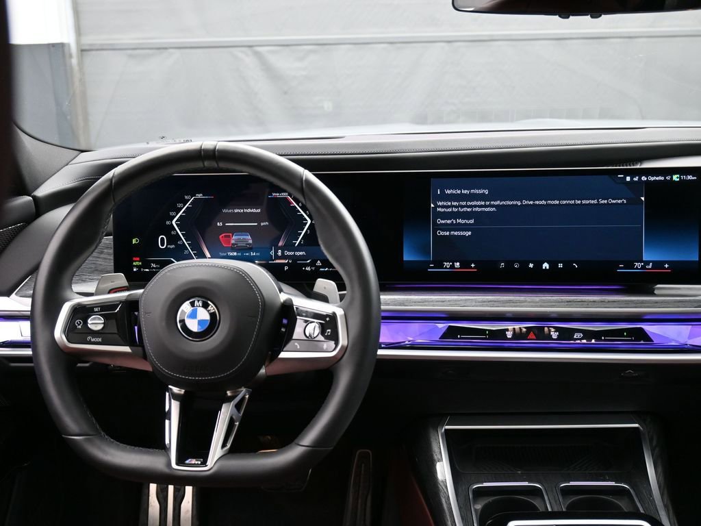 Used 2023 BMW 760i xDrive image 11