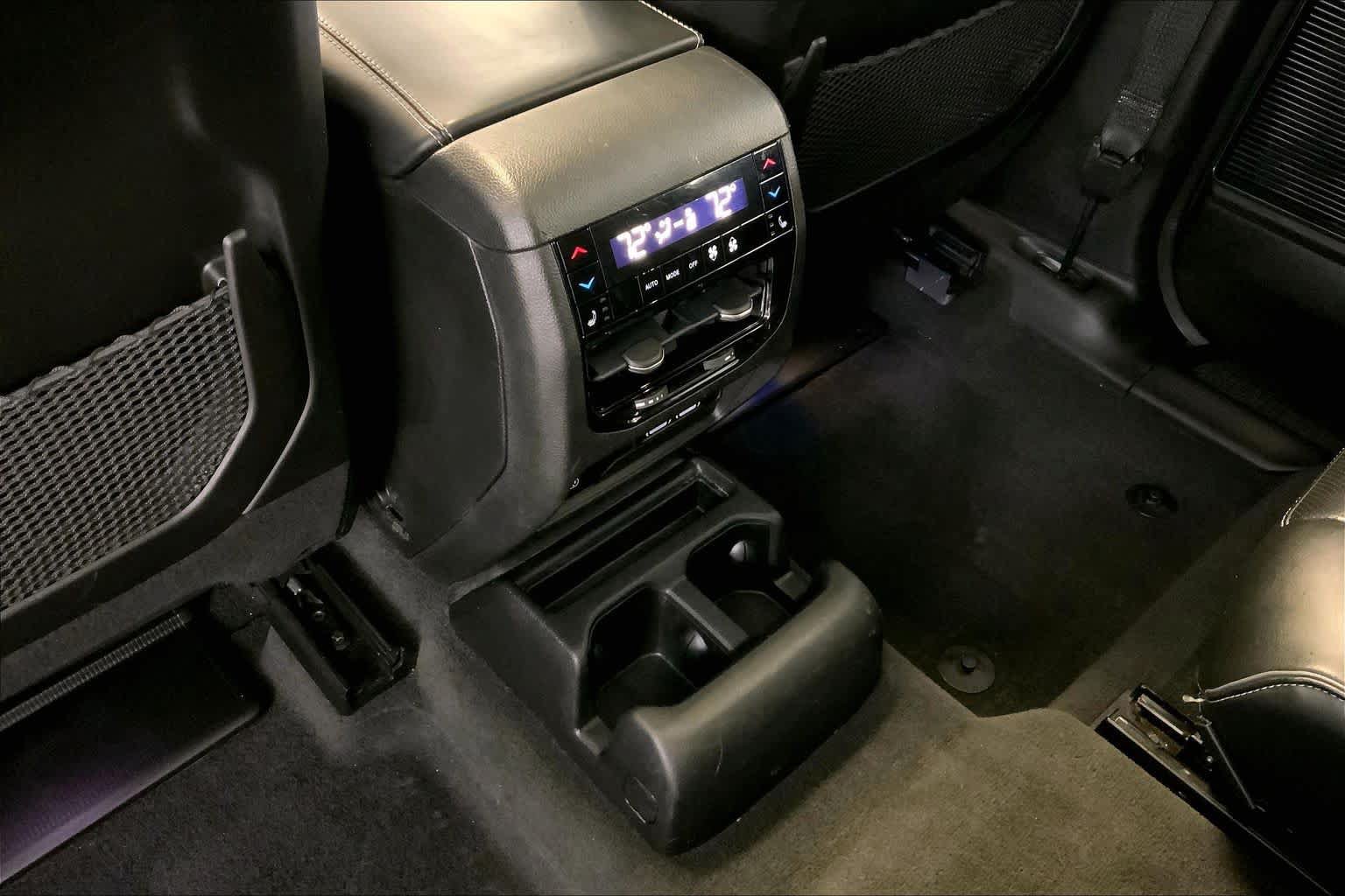 Used 2022 Jeep Grand Cherokee L Overland w/ Luxury Tech Group IV AWD/4WD image 34