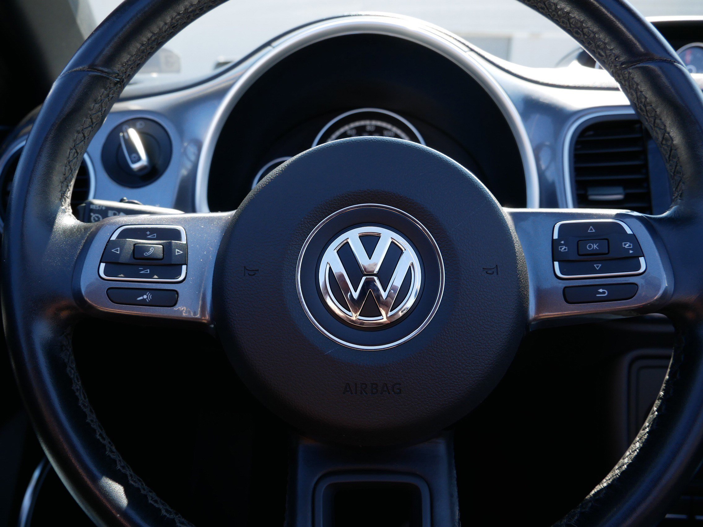 Used 2013 Volkswagen Beetle TDI image 27