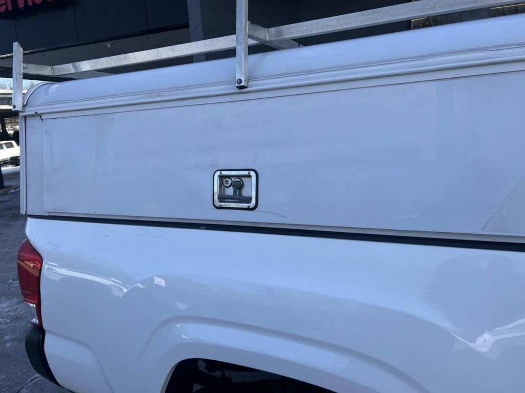 Used 2018 Toyota Tacoma SR image 14