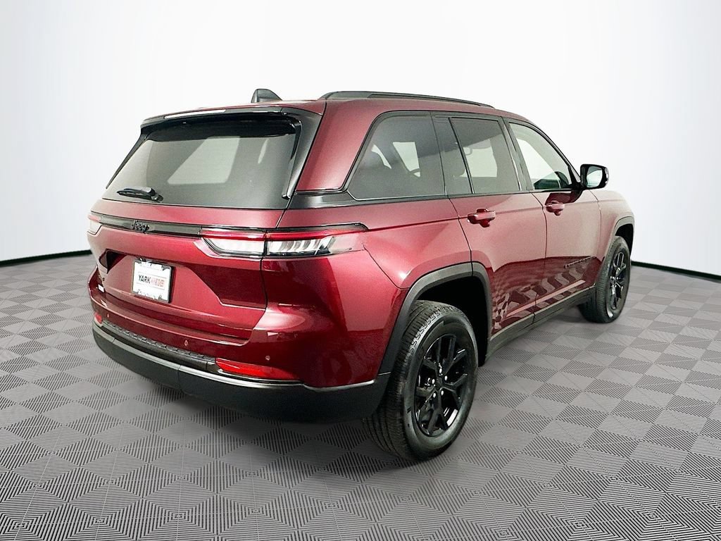 Certified 2024 Jeep Grand Cherokee Altitude AWD/4WD image 12