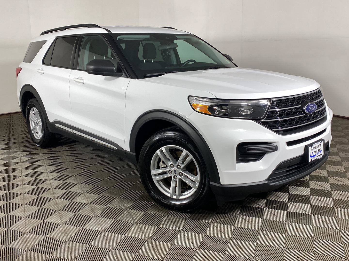 Used 2021 Ford Explorer XLT AWD/4WD image 11