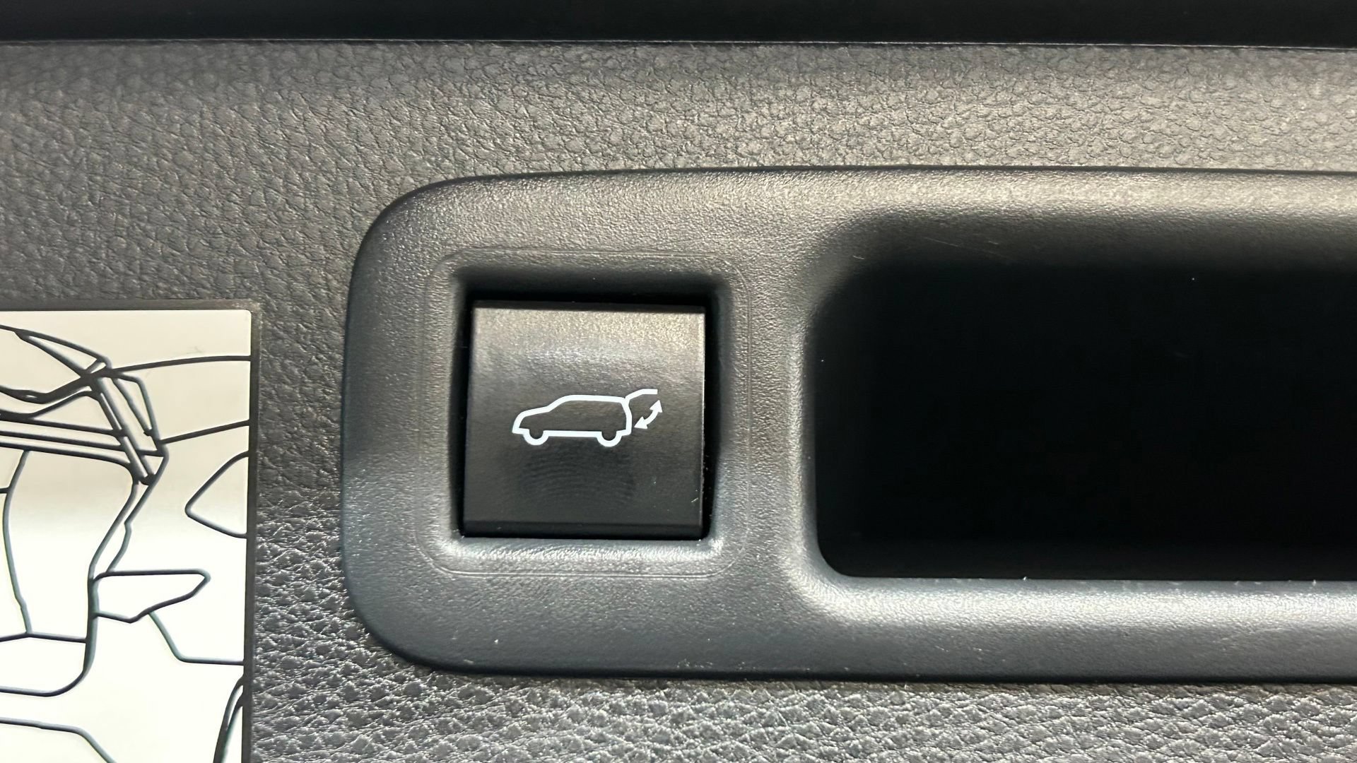 Used 2024 Toyota Highlander Platinum AWD/4WD image 34