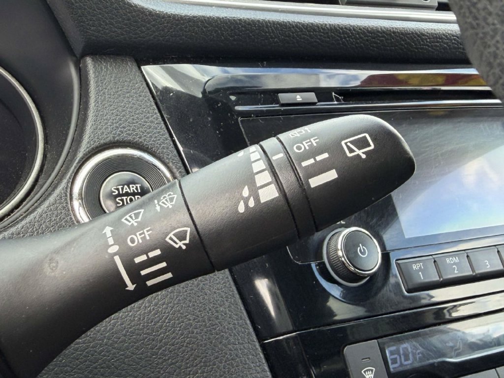 Used 2015 Nissan Rogue SV AWD/4WD image 24