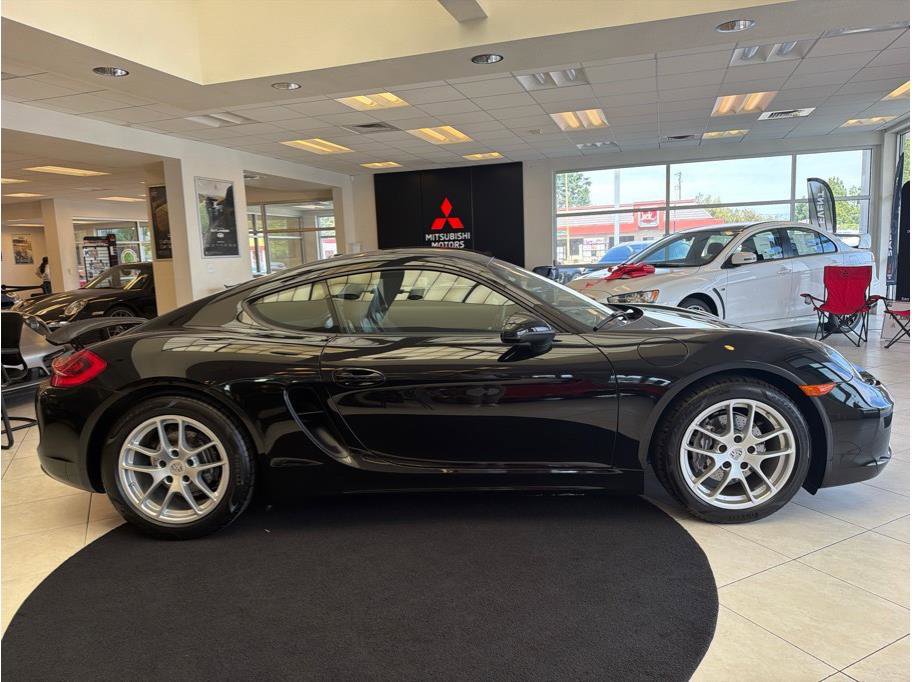 Used 2016 Porsche Cayman image 4