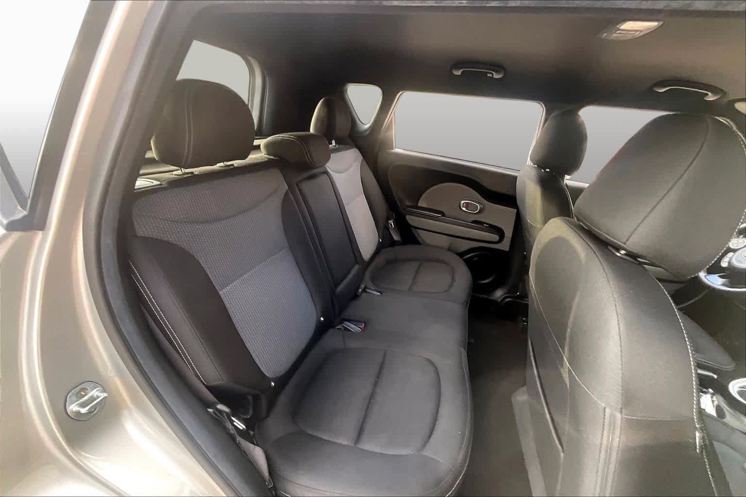 Used 2017 Kia Soul + FWD image 19