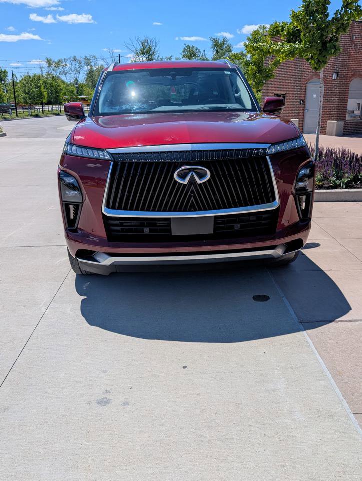 Used 2025 INFINITI QX80 Sensory AWD/4WD image 4