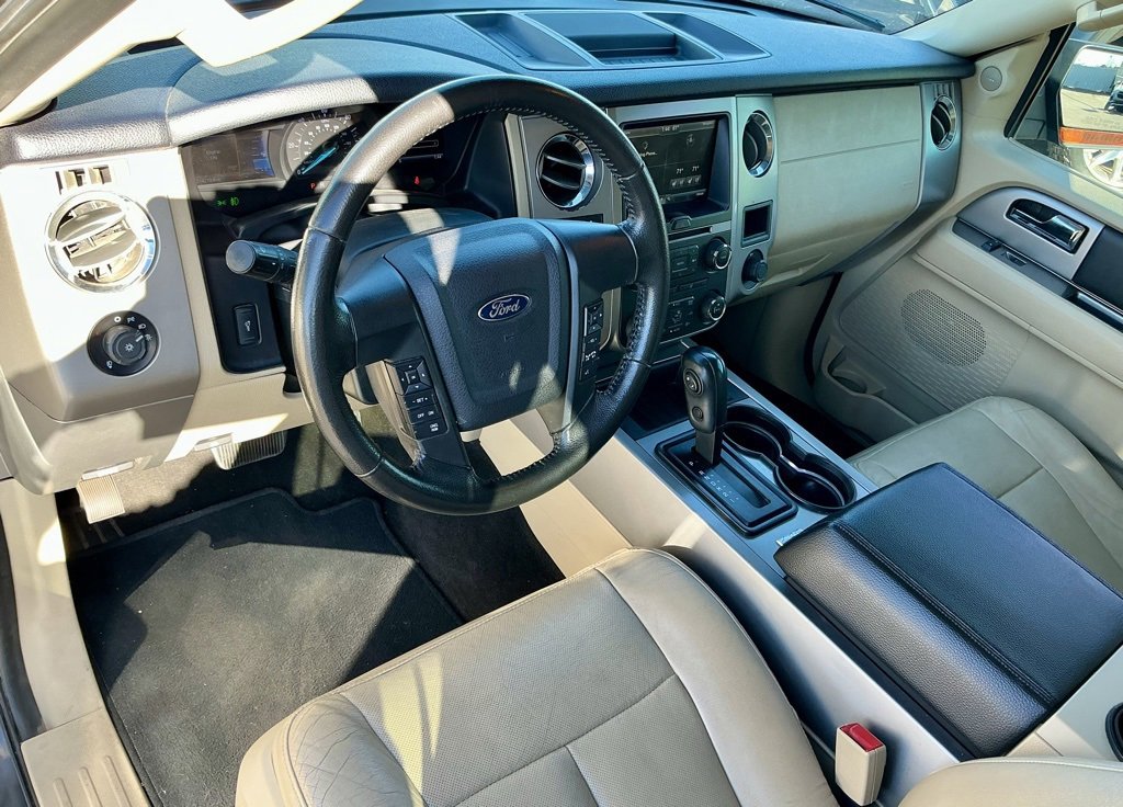 Used 2015 Ford Expedition XLT w/ Equipment Group 202A image 37