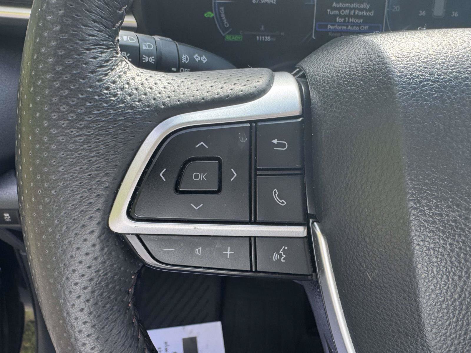 Certified 2025 Toyota Sienna Platinum FWD image 22