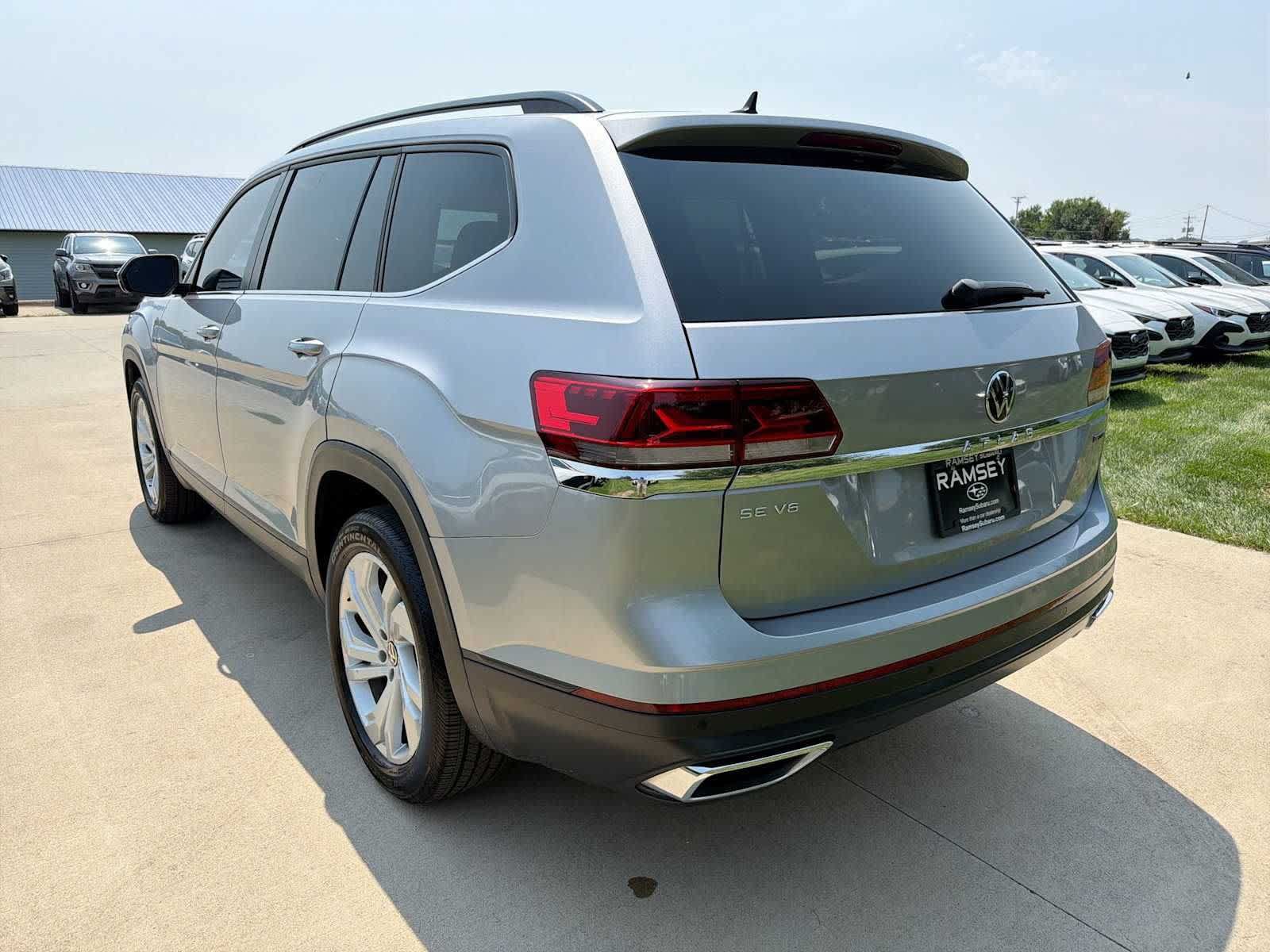 Used 2022 Volkswagen Atlas SE w/ Panoramic Sunroof Package AWD/4WD image 4