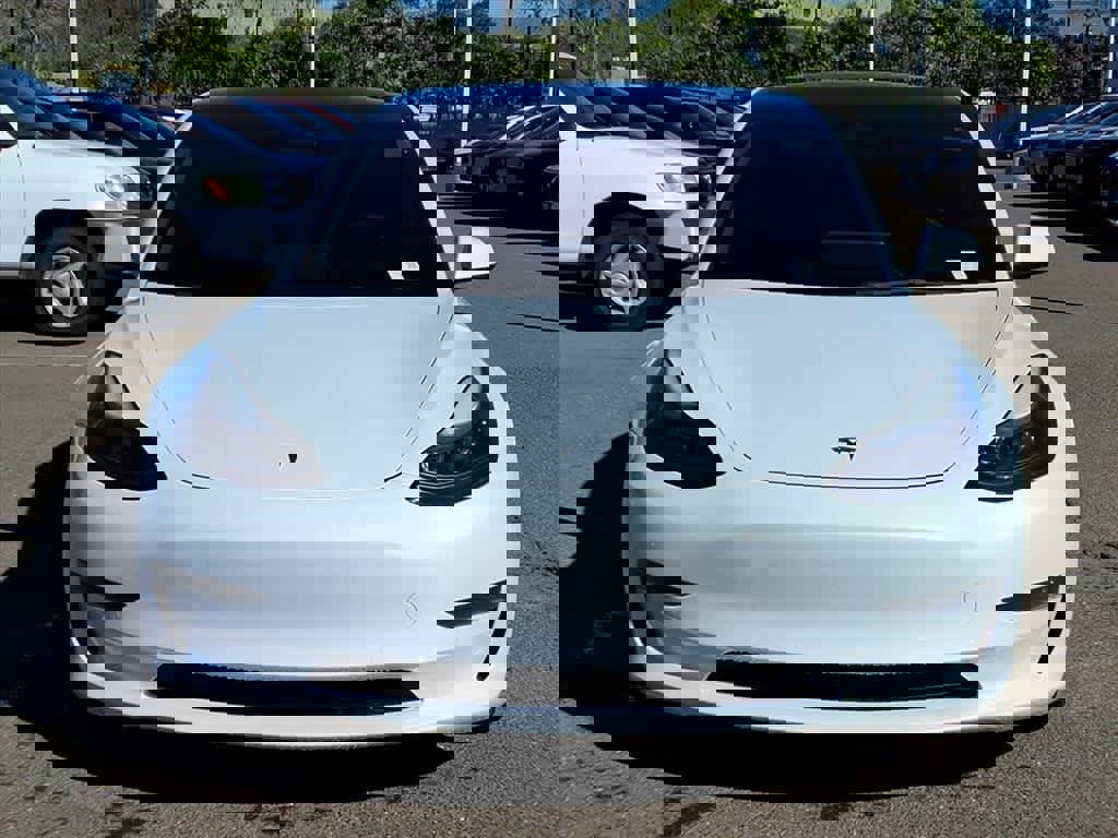 Used 2022 Tesla Model 3 Long Range video 2
