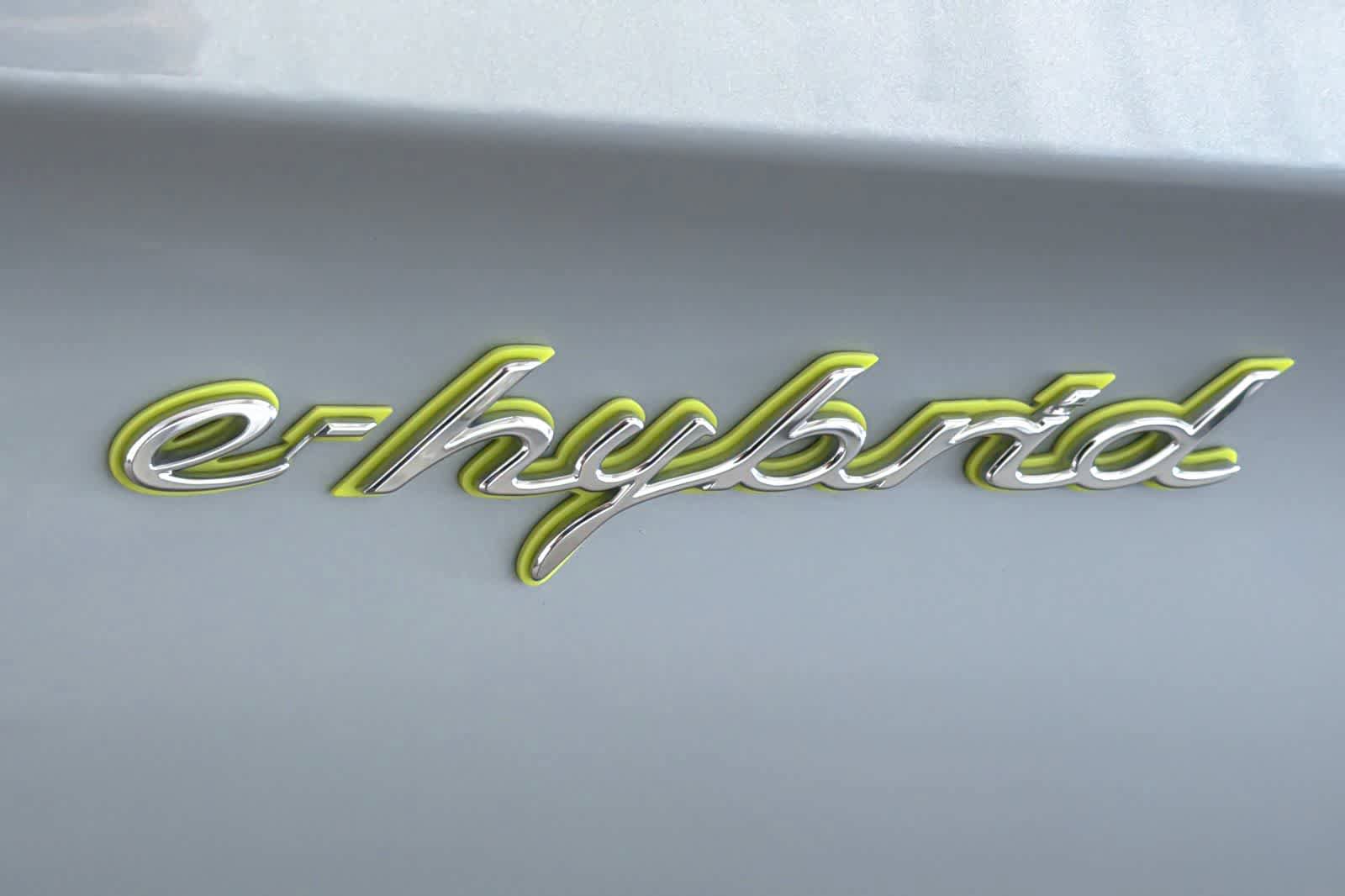 Used 2019 Porsche Panamera 4 w/ Premium Package AWD/4WD image 27