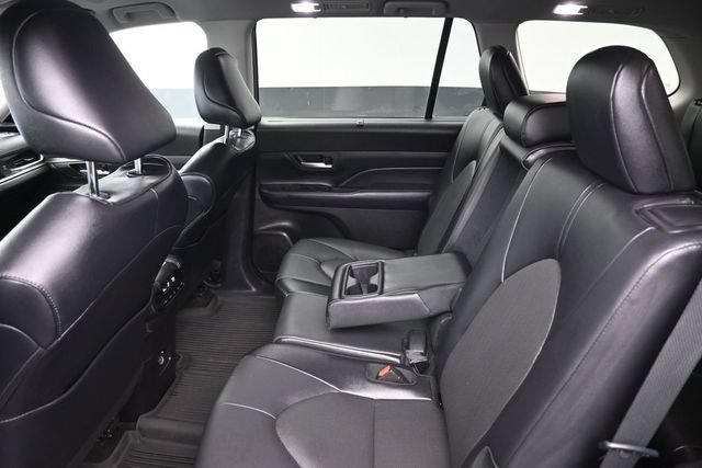 Certified 2024 Toyota Grand Highlander AWD image 30