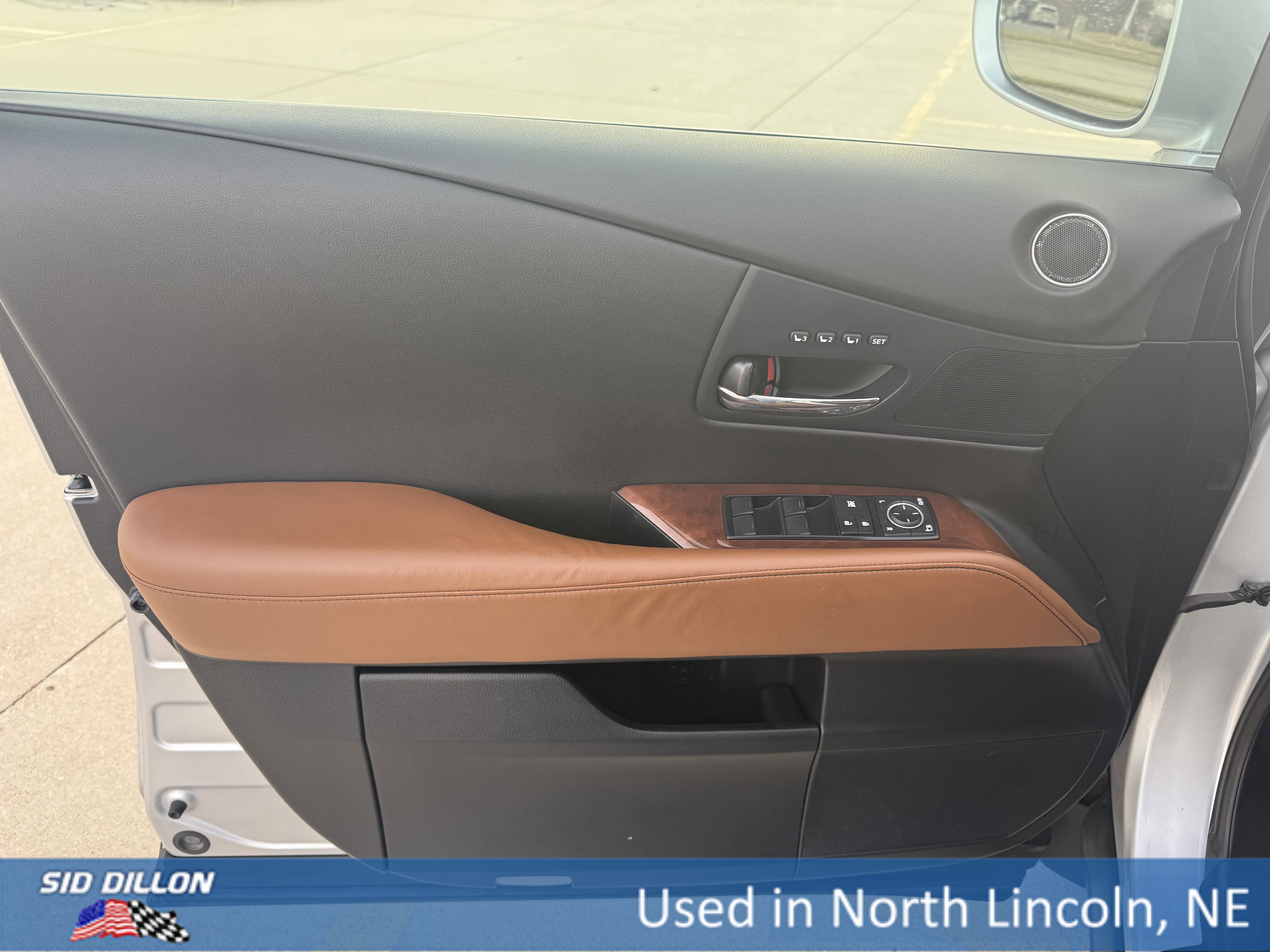 Used 2015 Lexus RX 450h AWD image 16