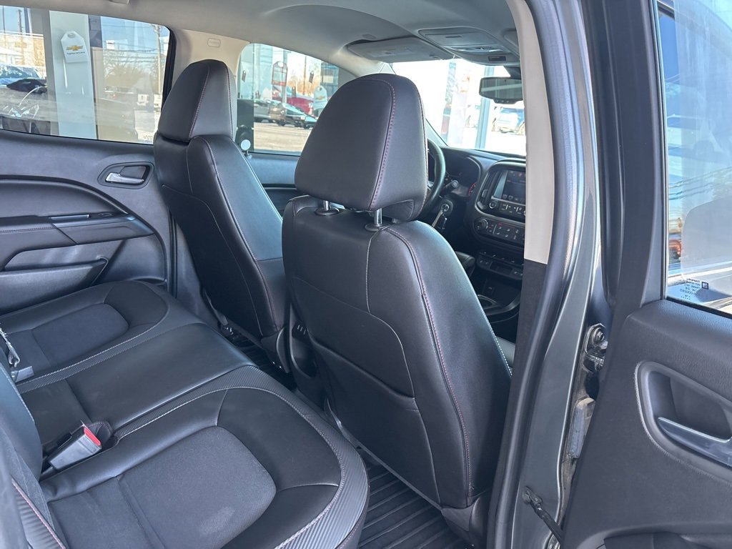 Used 2016 GMC Canyon SLE w/ All Terrain Package image 27