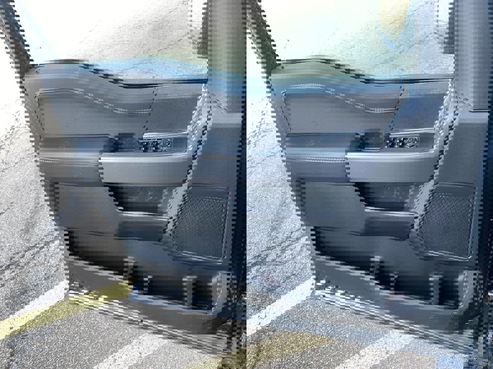 Used 2025 Ford F150 XLT w/ Equipment Group 302A MID image 23