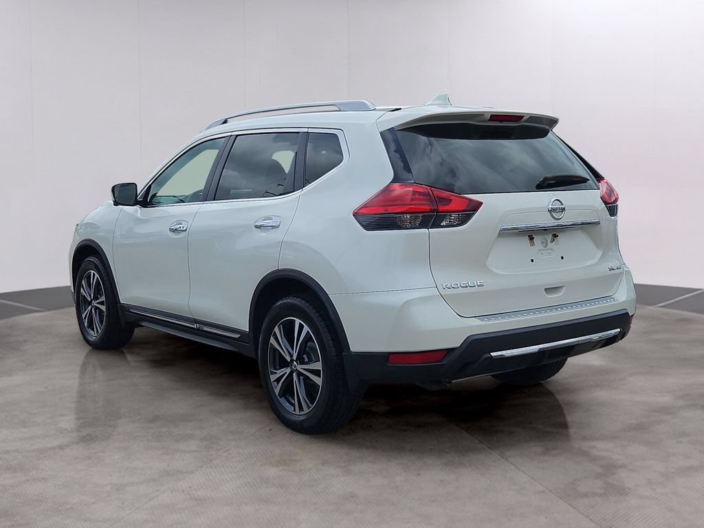 Used 2017 Nissan Rogue SL w/ SL Premium Package AWD/4WD image 6