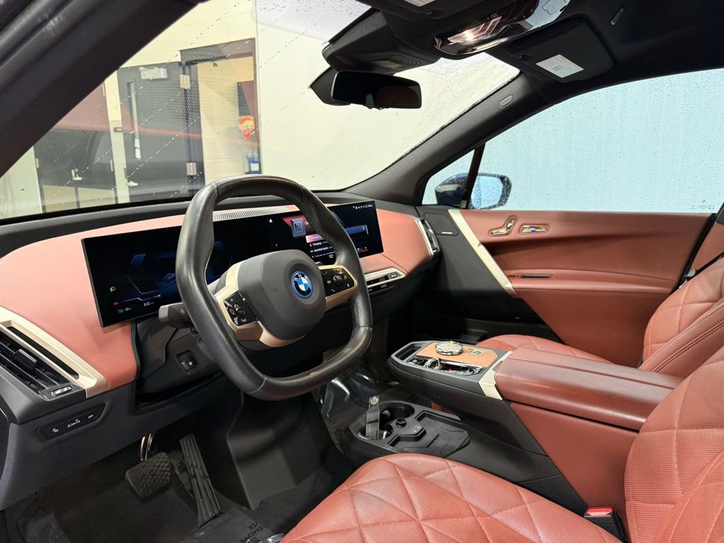 Used 2023 BMW iX xDrive50 w/ Premium Package AWD/4WD image 11
