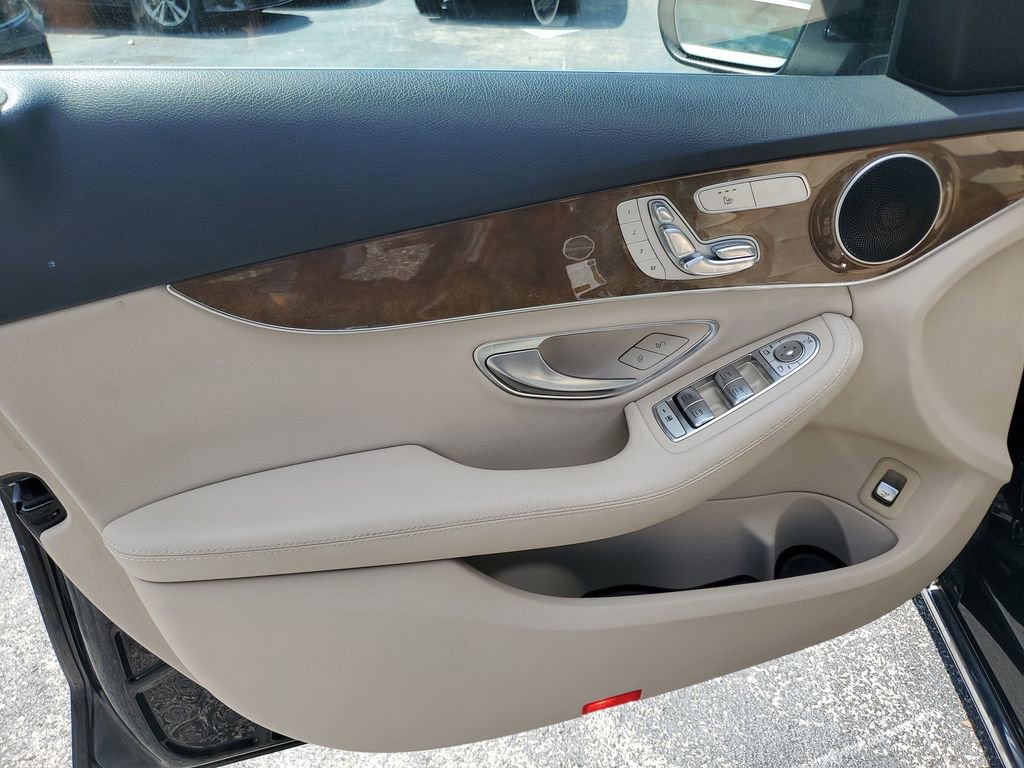 Used 2018 Mercedes-Benz C 300 Sedan w/ Premium Package image 18