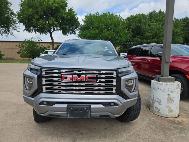 Used 2023 GMC Canyon Denali image 2