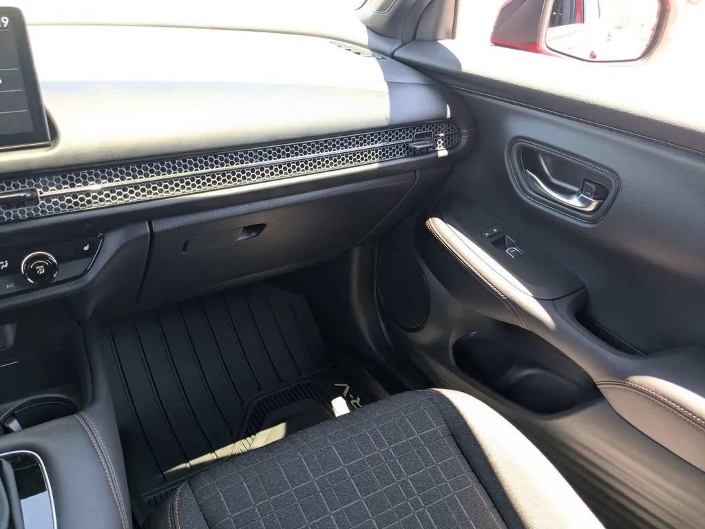 Used 2026 Honda HR-V Sport image 17