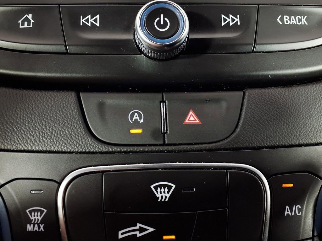 Used 2025 Chevrolet Malibu LS image 21