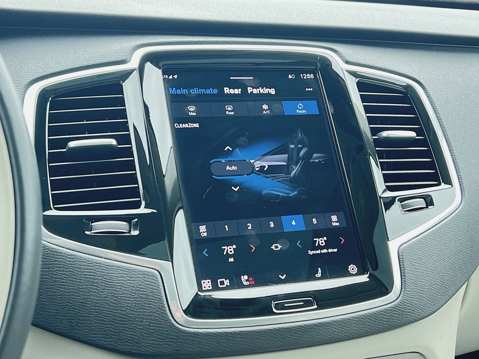 Used 2023 Volvo XC90 B6 Plus w/ Protection Package Premier image 21