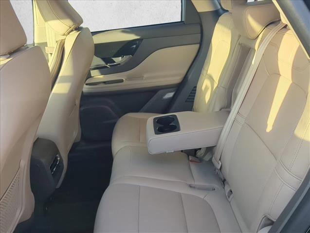 Used 2024 Lincoln Corsair AWD w/ Equipment Group 101A image 20