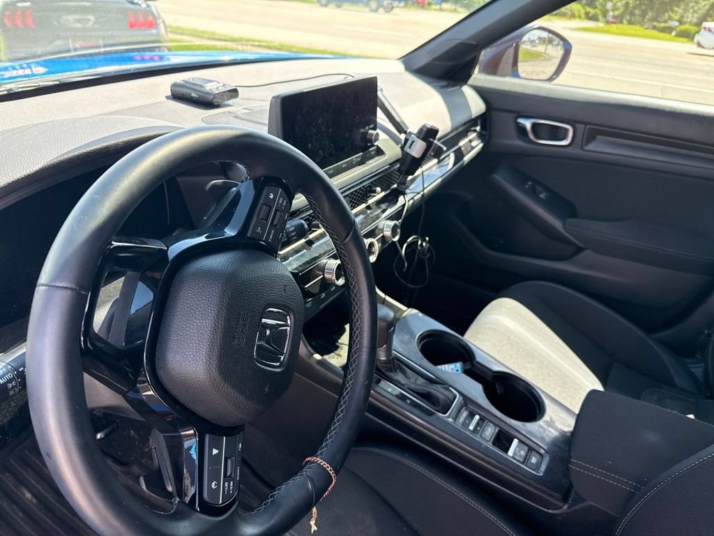 Used 2025 Honda Civic Sport image 9