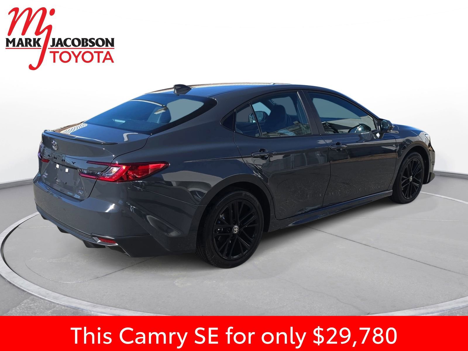 Used 2025 Toyota Camry SE image 9