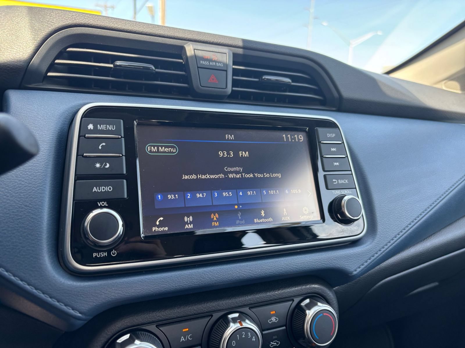 Used 2025 Nissan Versa SV FWD image 20
