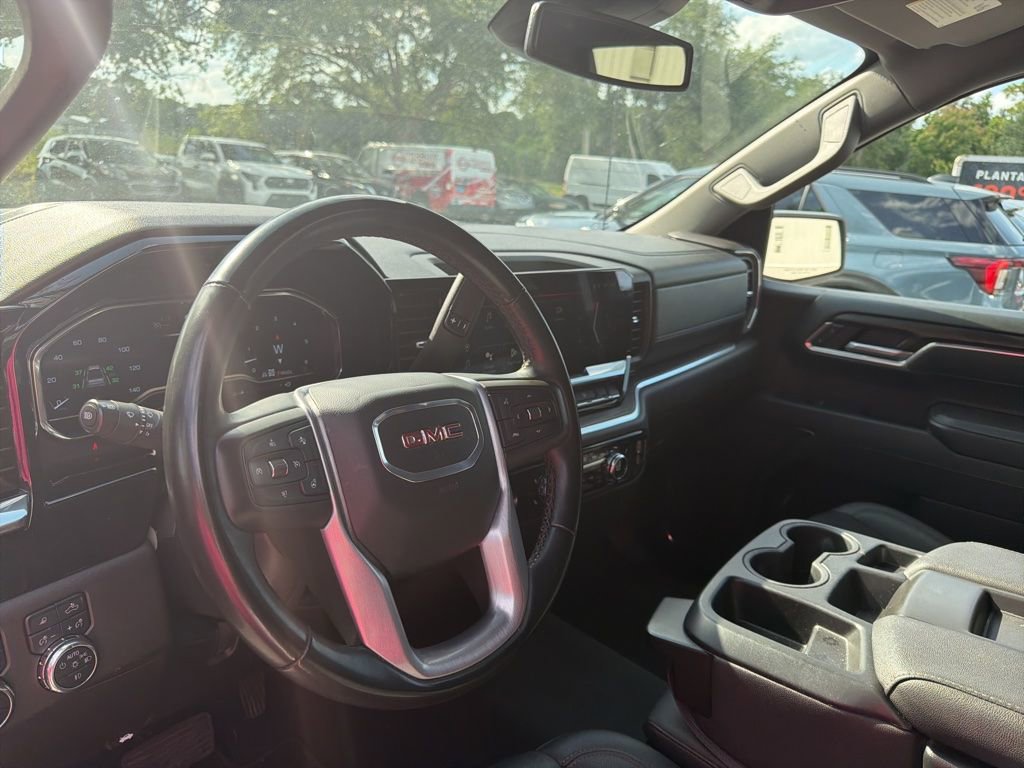Used 2024 GMC Sierra 1500 SLT AWD/4WD image 9