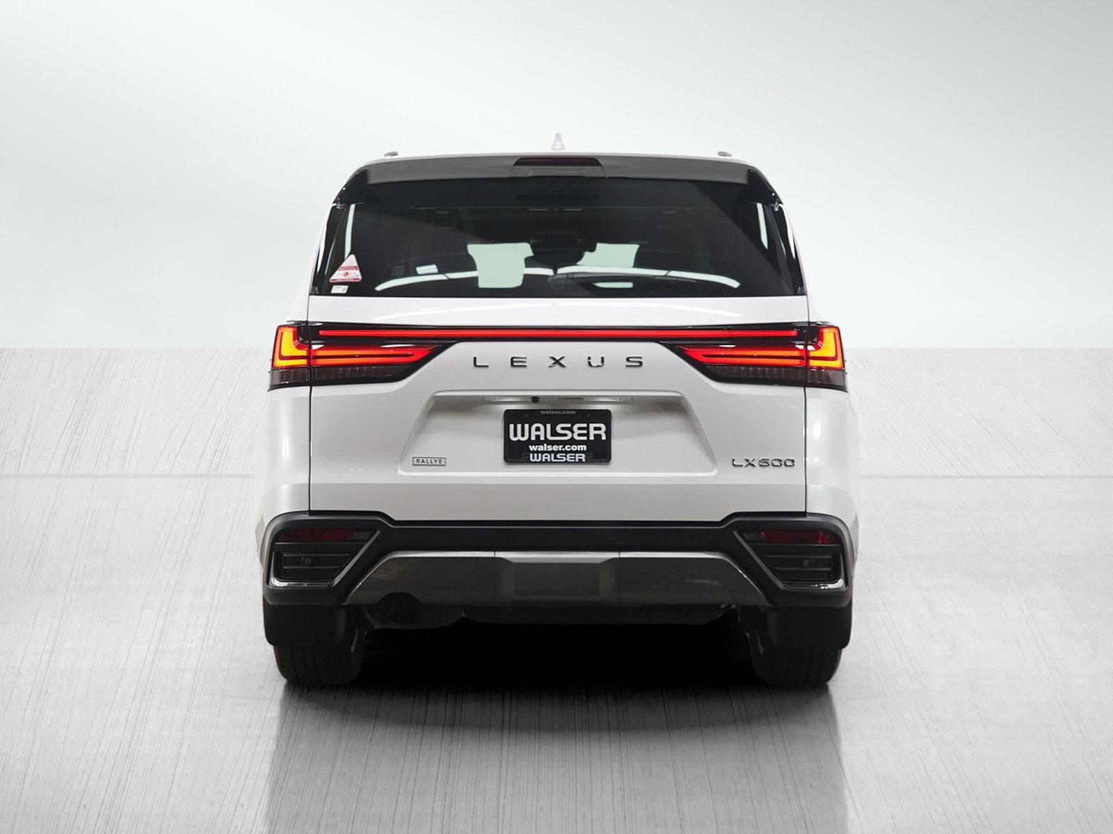 Used 2025 Lexus LX 600 4WD w/ Accessory Package (2T) image 4