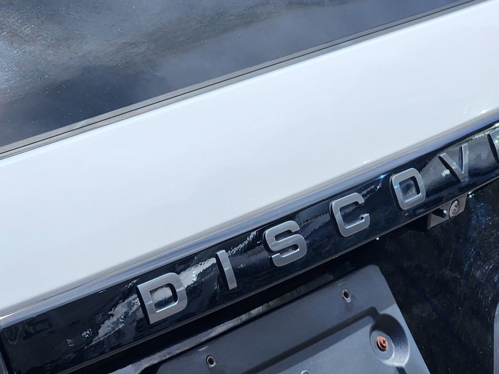 Used 2022 Land Rover Discovery S R-Dynamic image 11