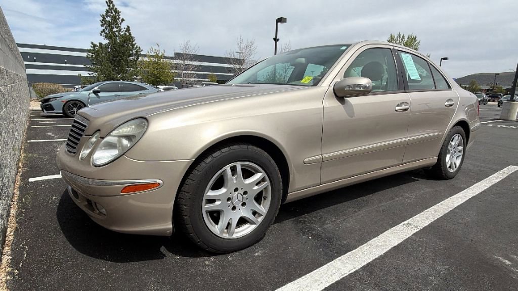 Used 2005 Mercedes-Benz E 320 Sedan image 4