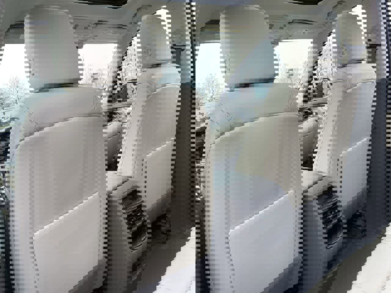 Certified 2023 Cadillac XT5 Premium Luxury w/ LPO, Floor Liner Package image 20