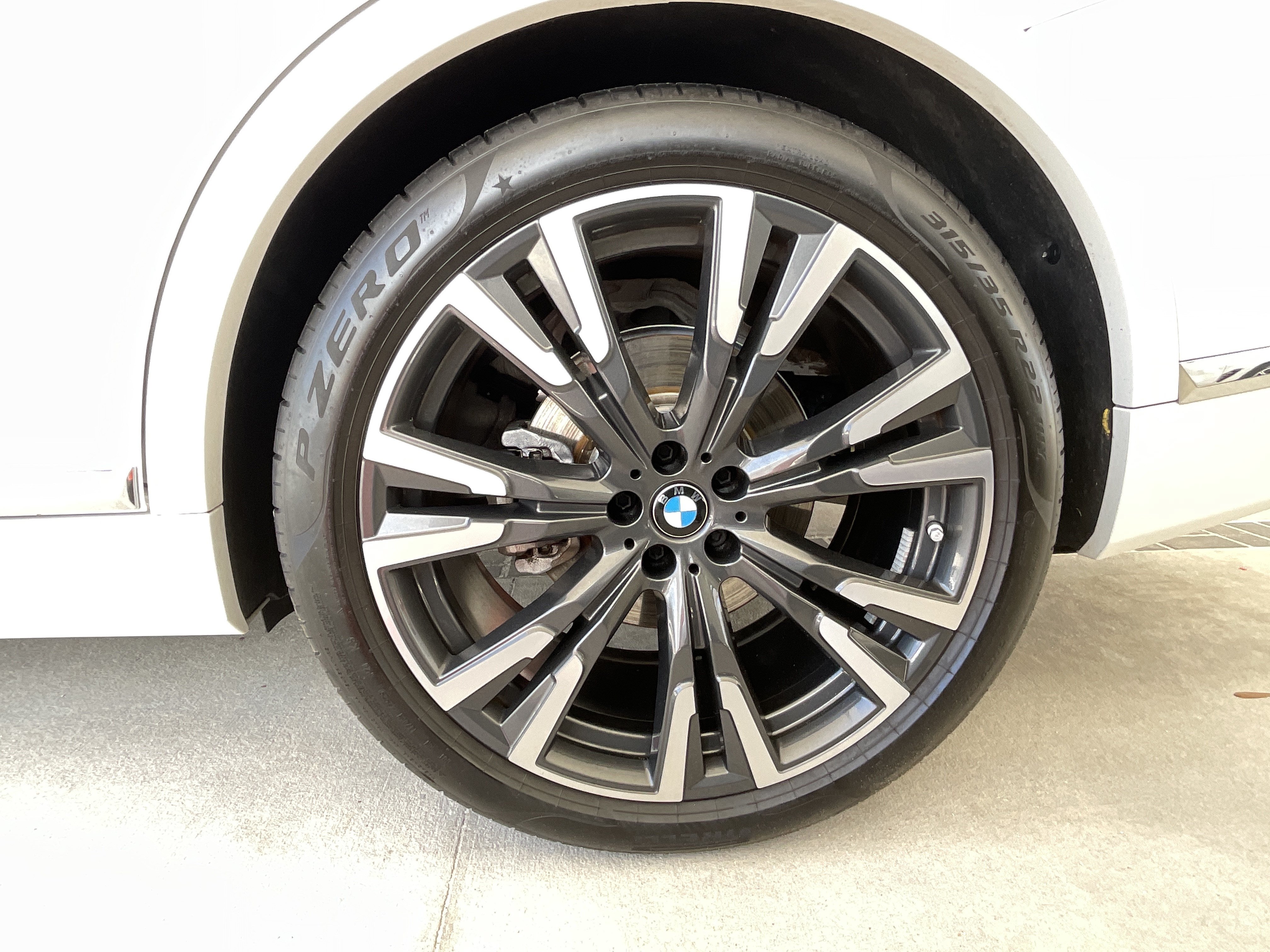Used 2026 BMW X7 xDrive40i w/ Premium Package AWD/4WD image 7