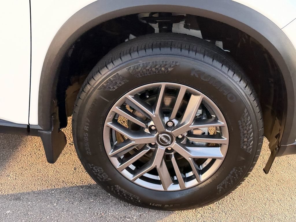Used 2025 Nissan Rogue S FWD image 9