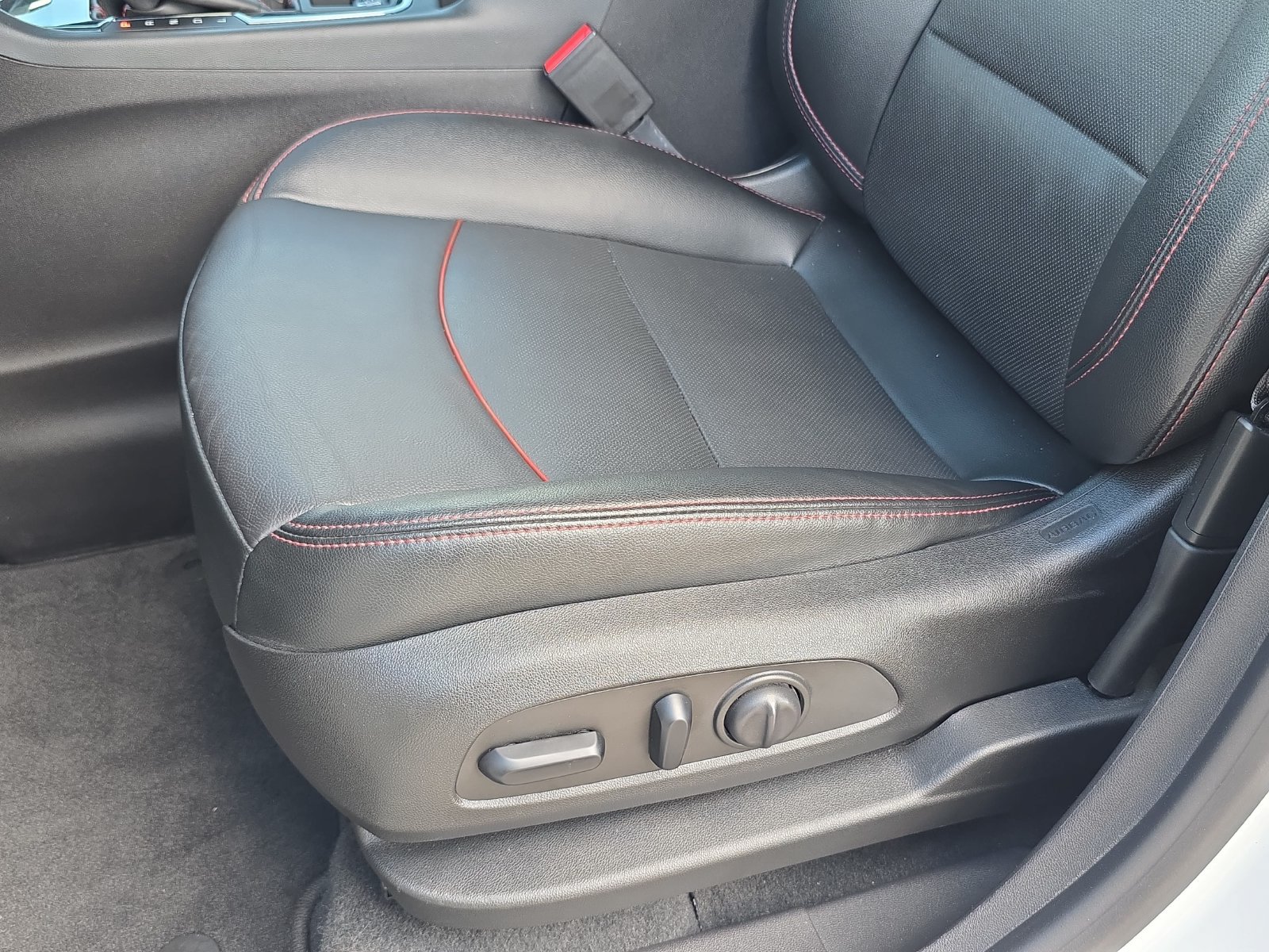Used 2024 Chevrolet Equinox RS w/ RS Leather Package FWD image 25