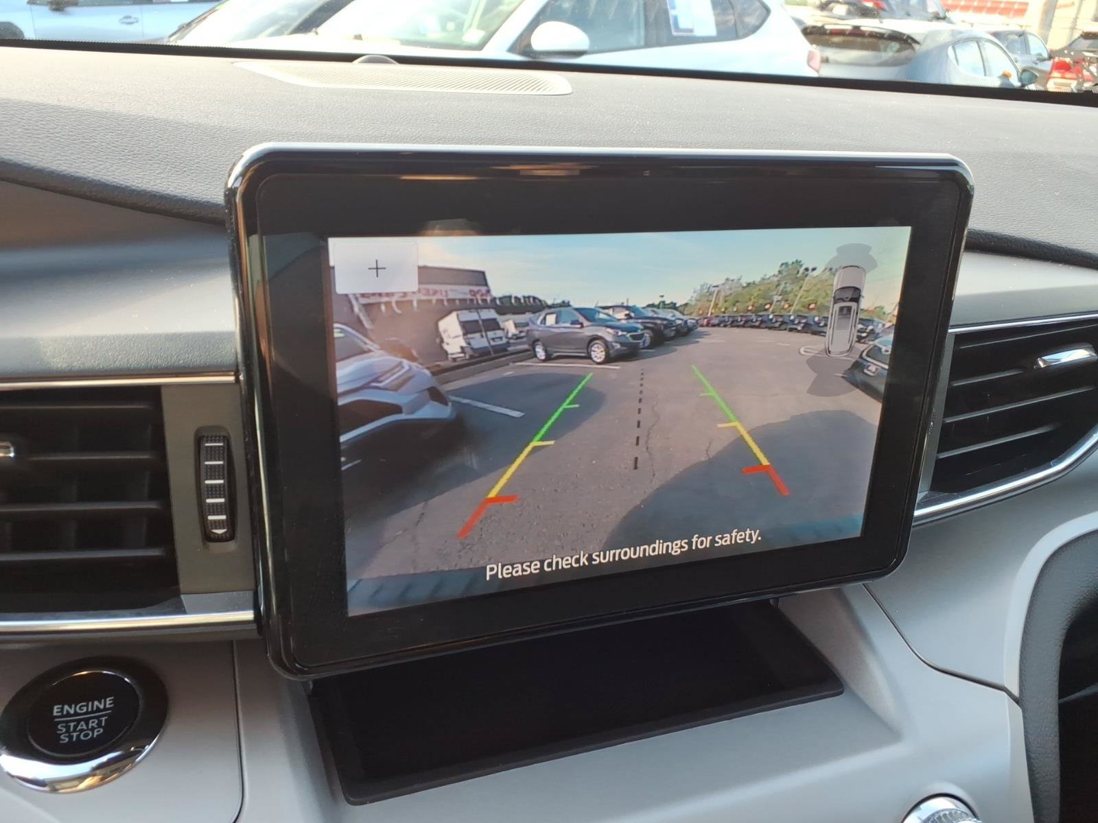 Used 2024 Ford Explorer XLT w/ Equipment Group 202A AWD/4WD image 21