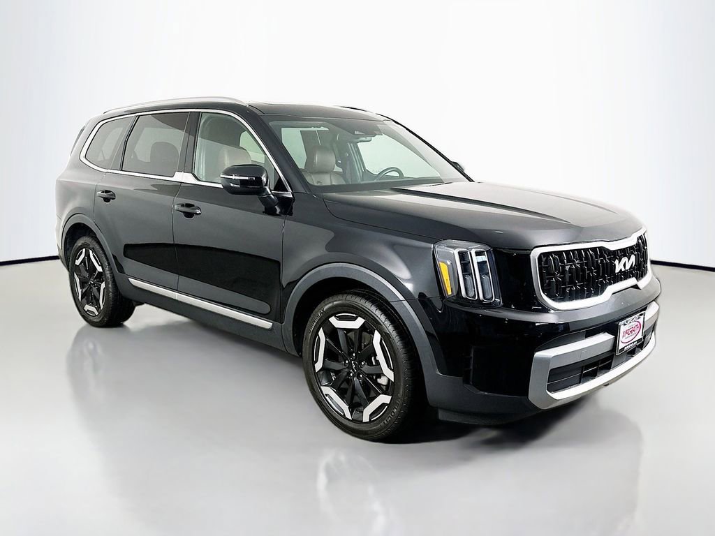Certified 2023 Kia Telluride EX w/ EX Captain's Chair Package FWD image 18