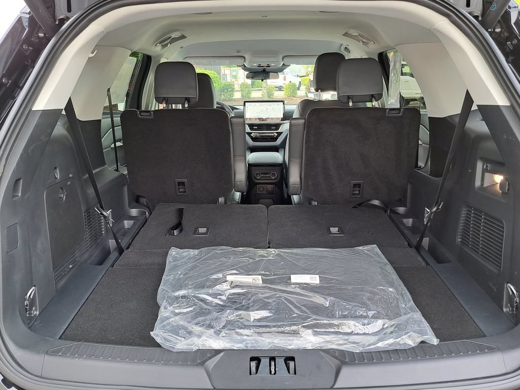 New 2026 Ford Explorer Active w/ Active Comfort Package AWD/4WD image 16