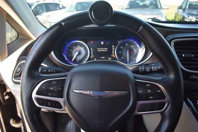 Used 2018 Chrysler Pacifica Touring-L Plus FWD image 30