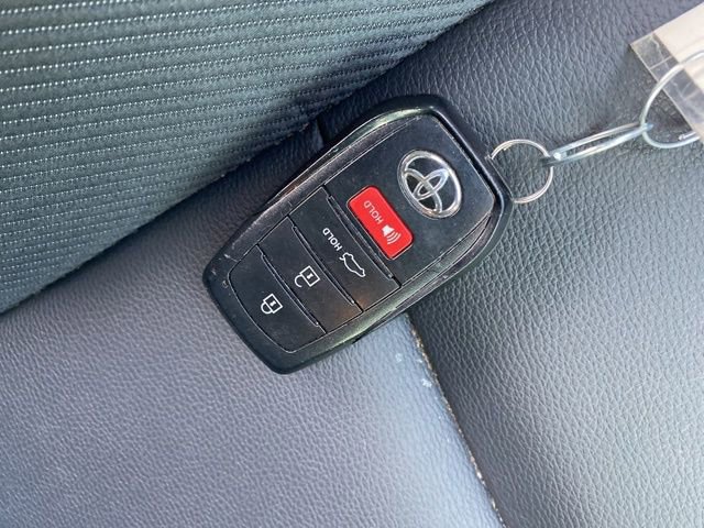 Used 2025 Toyota Camry SE image 24