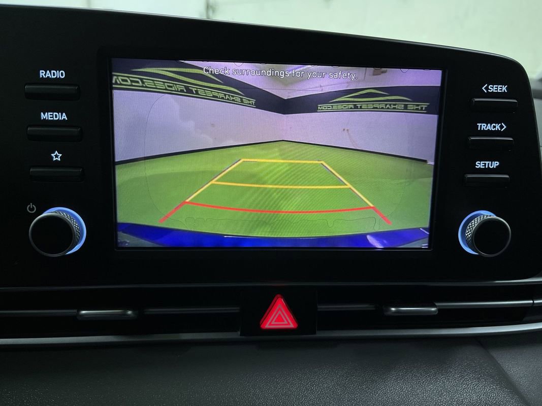 Used 2021 Hyundai Elantra SE image 21