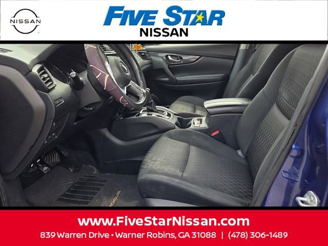 Used 2017 Nissan Rogue SV AWD/4WD image 5