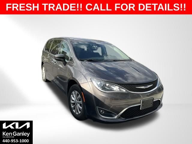 Used 2018 Chrysler Pacifica Touring Plus FWD image 1