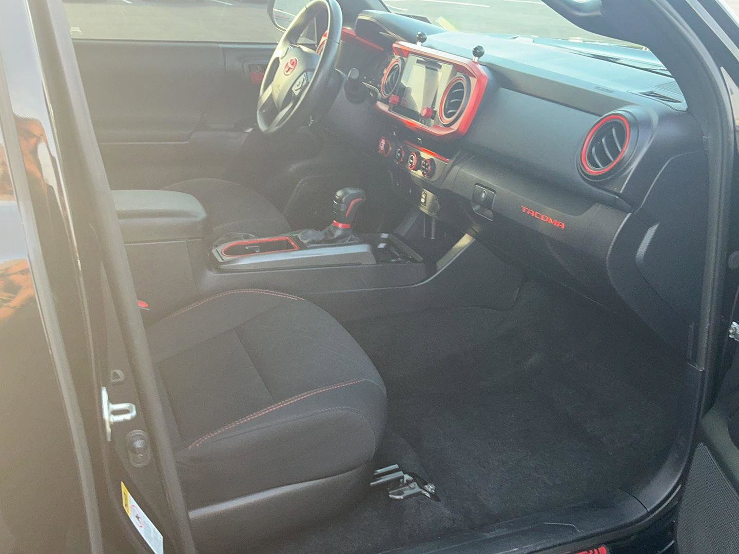 Used 2017 Toyota Tacoma TRD Off-Road w/ Tow Package (A/T) image 30